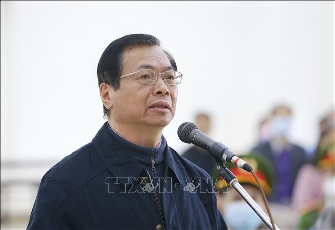 Trong ảnh: Bị cáo Vũ Huy Hoàng (67 tuổi, cựu Bộ trưởng Bộ Công Thương) khai báo tại phiên tòa. Ảnh: Doãn Tấn - TTXVN
